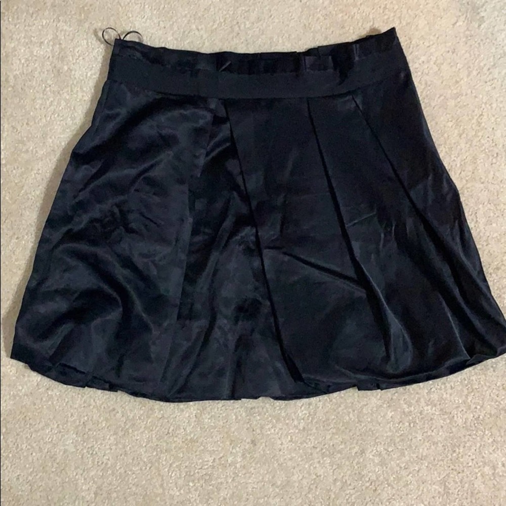 Black Club Monaco skirt. Size 12. Very good